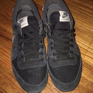 Nike International classics